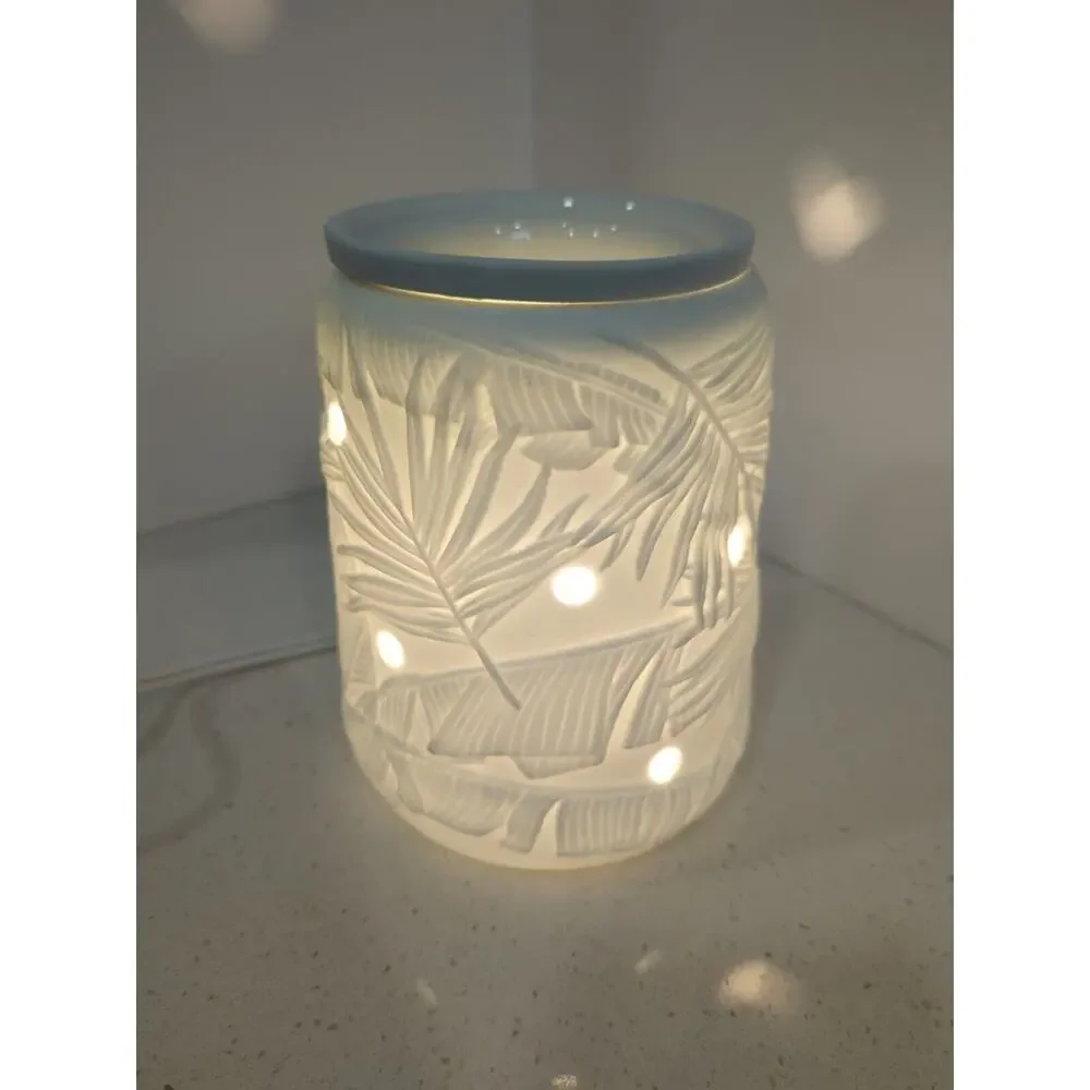 RETIRED Scentsy Jungle Canopy Fragrance Warmer Palm‎ Fronds And Banana Leaves.